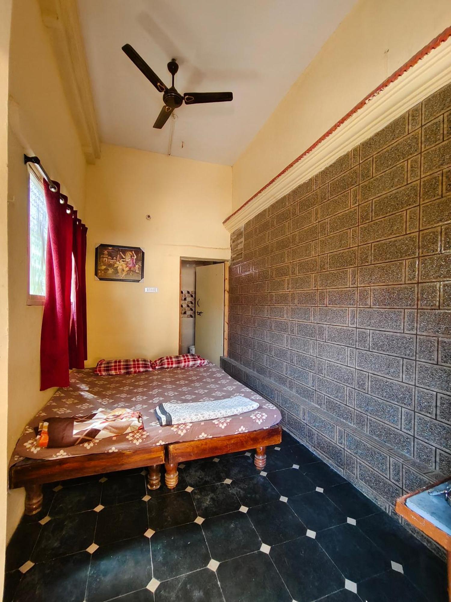 Backpiper Stay Hampi Ngoại thất bức ảnh